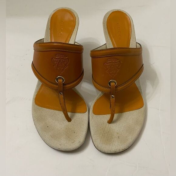 Gucci Women's White and Orange Sandals size 7